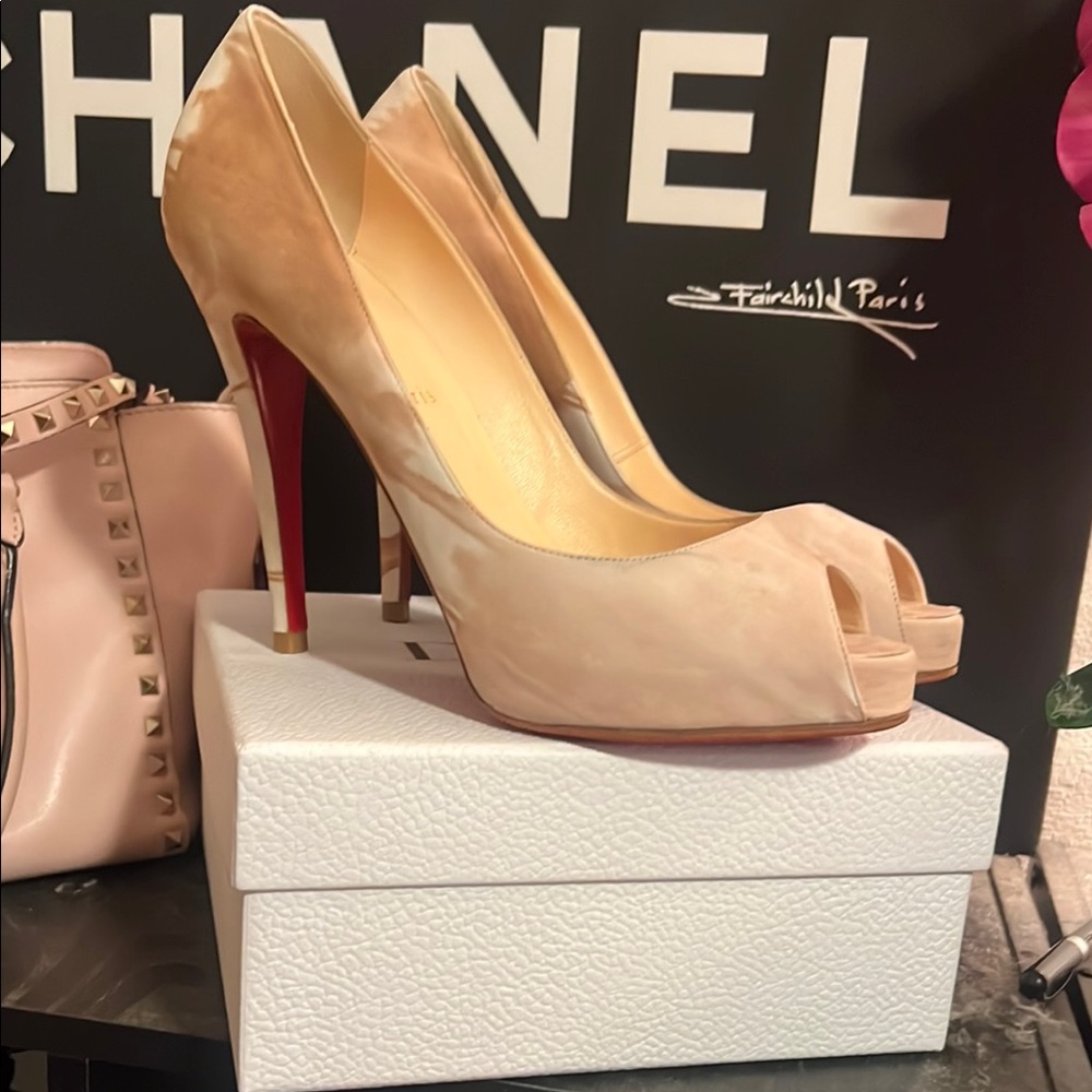 Christian Louboutin Cream Peep-Toe Heels